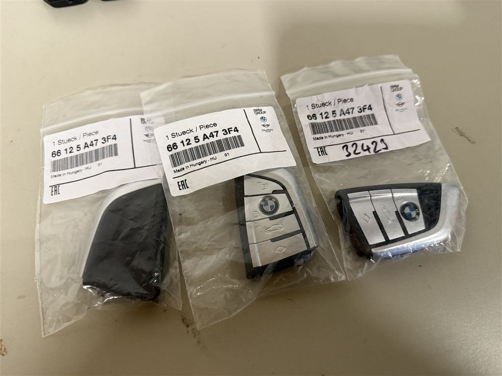 BMW sleutel - 66 12 5 A47 3F4 grijs - twee stuks beschikbaar, Auto diversen, Auto-accessoires, Ophalen of Verzenden, Nieuw