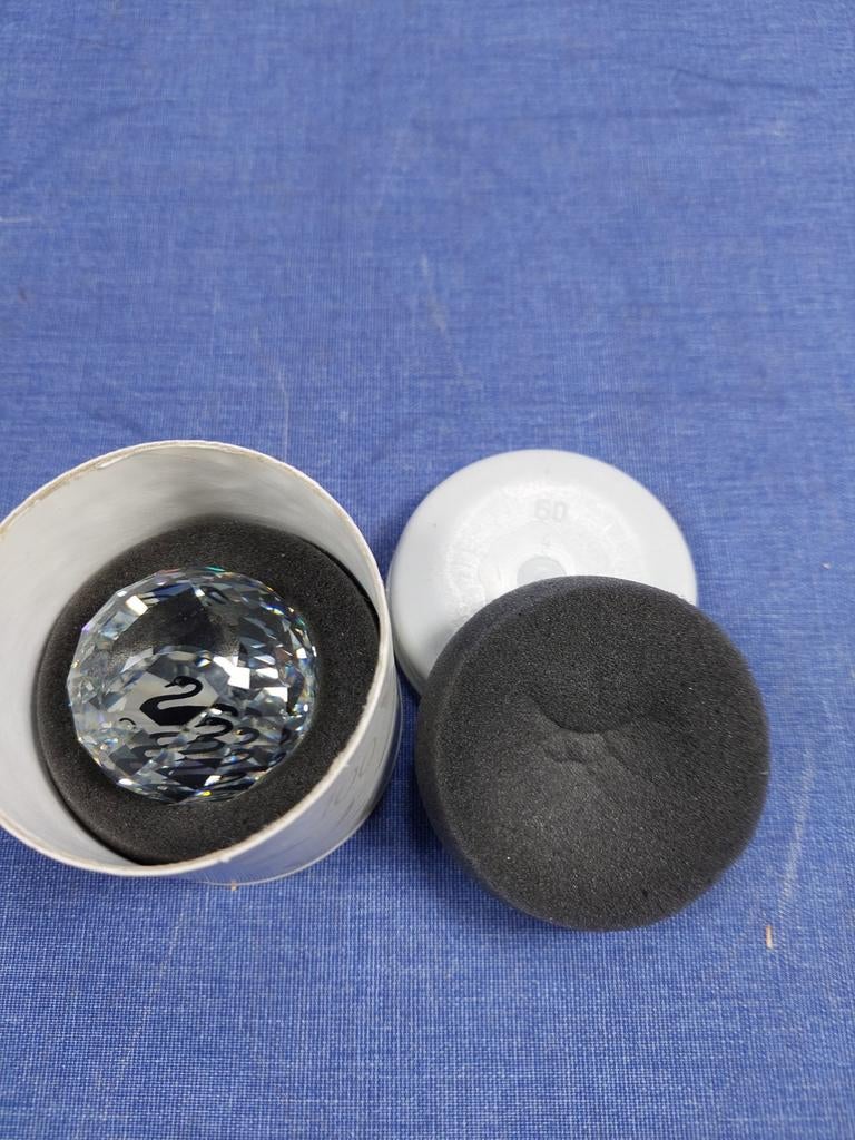 Swarovski kristallen bolletje in origineel doosje., Ophalen of Verzenden