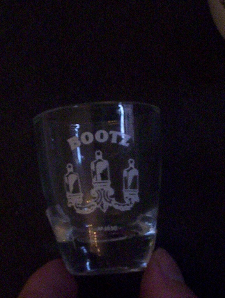borrelglaasje bootz (vlgnr 1), Verzamelen, Ophalen of Verzenden, Zo goed als nieuw, Borrel- of Shotglas