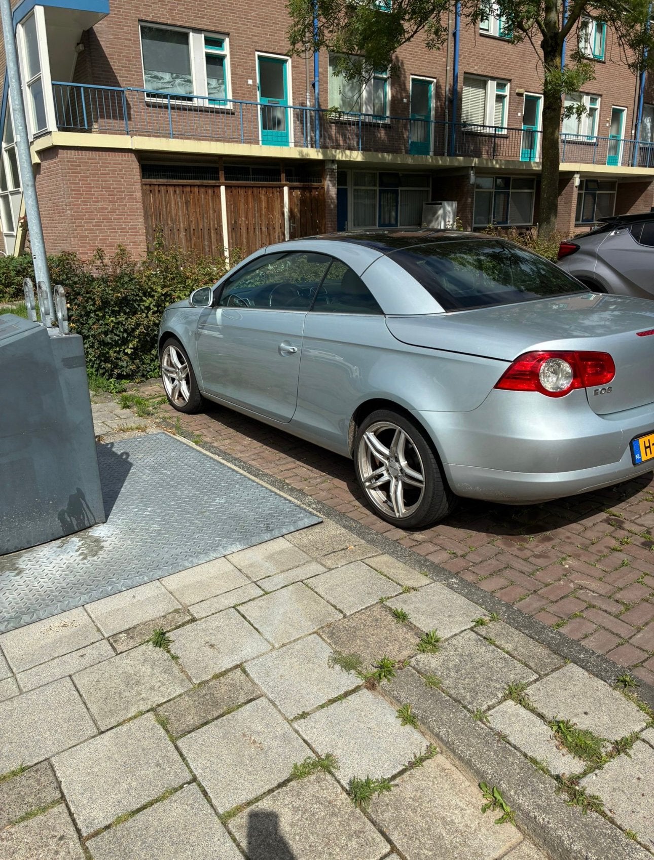 Volkswagen Eos 2.0 16V FSI 110KW 2006 Grijs, Auto's, Volkswagen, Voorwielaandrijving, 4 cilinders, 4 stoelen, 75 €/maand