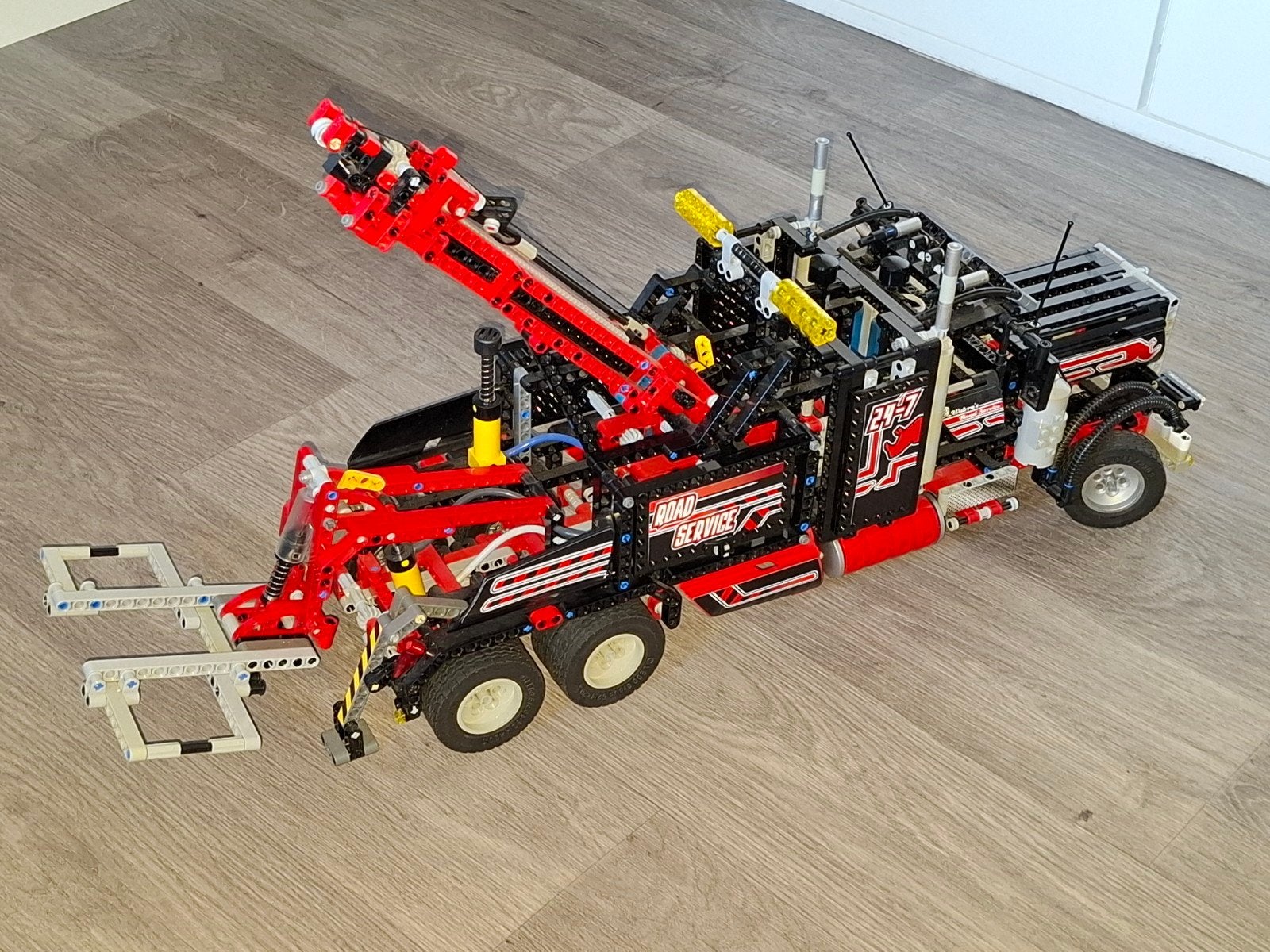 lego Towtruck 8285, Ophalen of Verzenden, Zo goed als nieuw, Overige merken