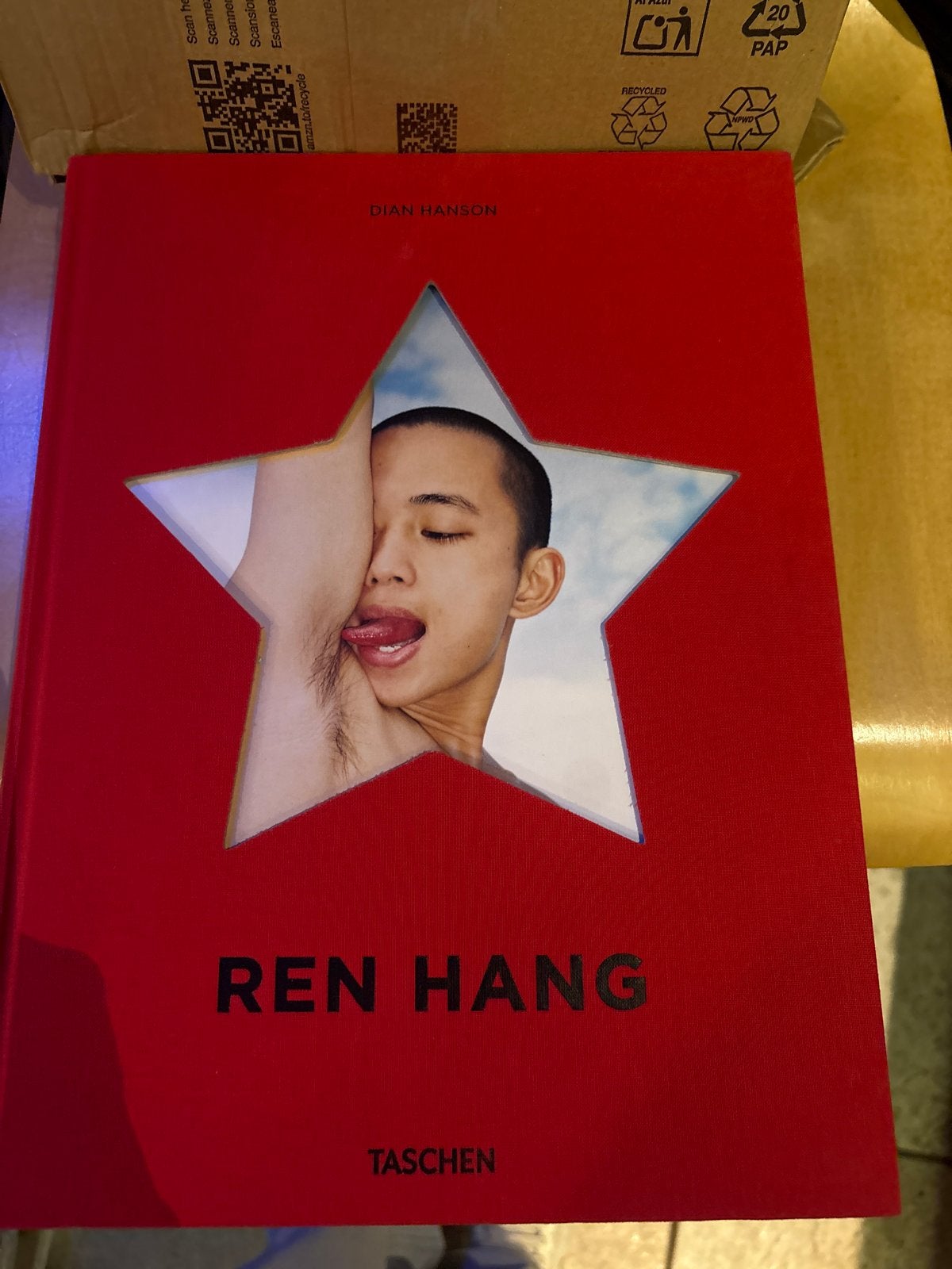 Ren Hang door Dian Hanson - Taschen (Fotoboek), Ophalen of Verzenden, Zo goed als nieuw