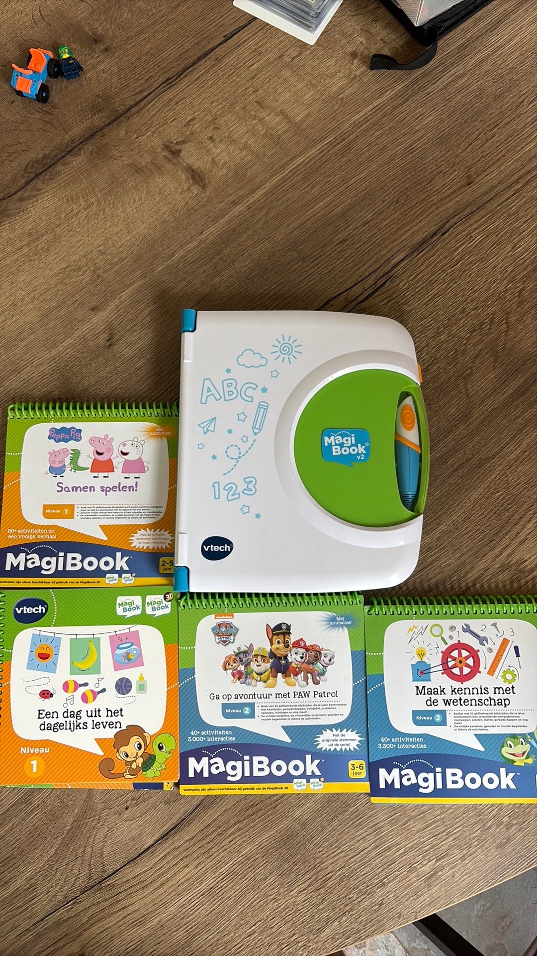 Magibook v2 Vtech met 4 boekjes, Ophalen, Zo goed als nieuw