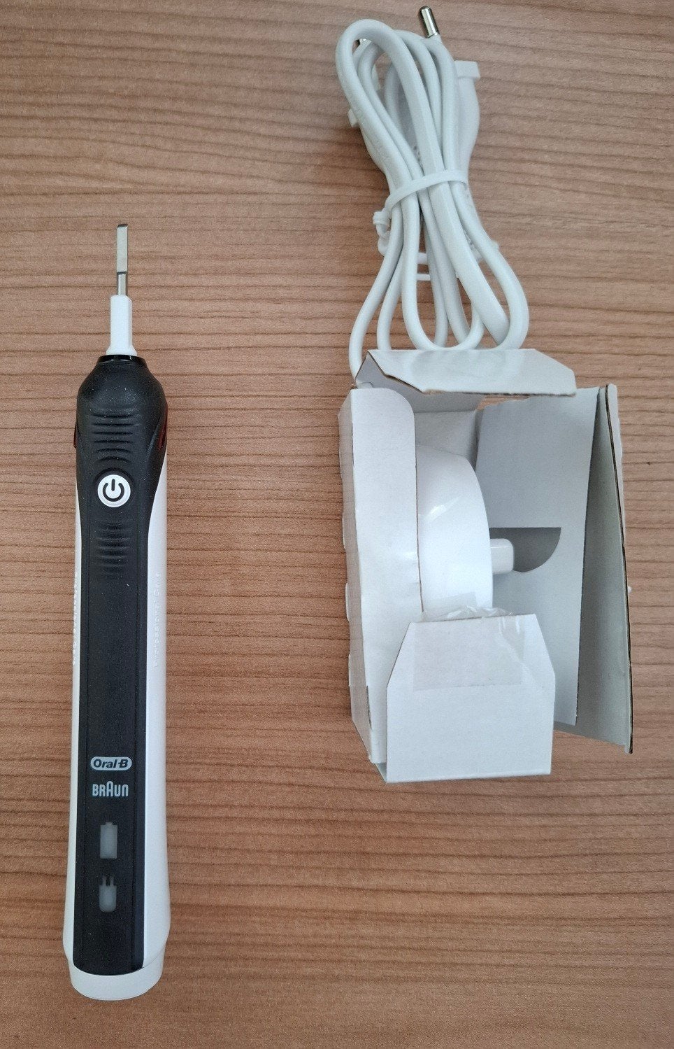 Oral-B Braun electrische tandenborstel - Pro 2 2000, Ophalen of Verzenden, Nieuw, Mondverzorging