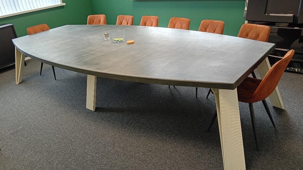 grote eet/vergader tafel betonlook, Huis en Inrichting, Ophalen, Gebruikt, 150 tot 200 cm, 200 cm of meer