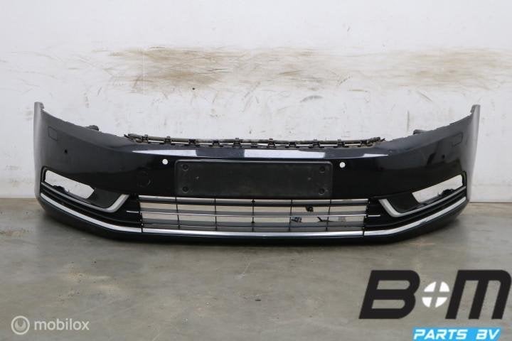 Voorbumper 4X PDC VW Passat B7 LC9X 3AA807217F, Gebruikt