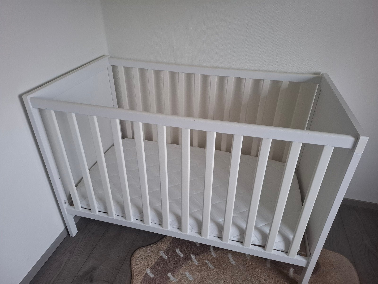 Ledikant IKEA 60X120CM, Kinderen en Baby's, Ophalen, Gebruikt, Ledikant