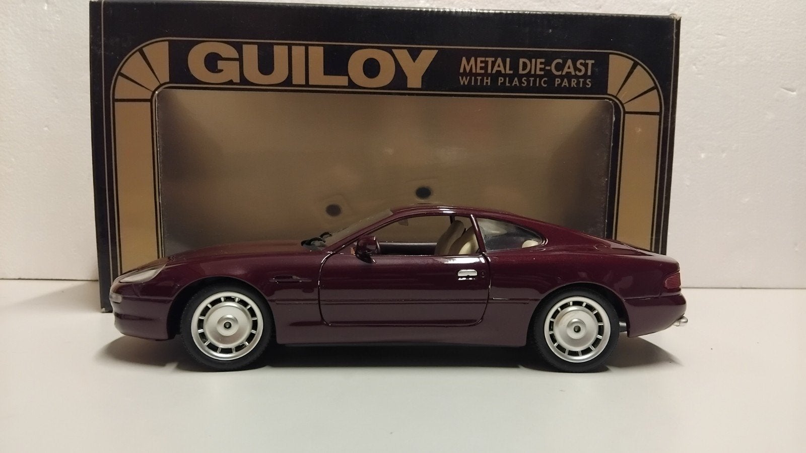 Aston Martin DB7 darkred Guiloy Gold Line 1:18 KRD, Ophalen of Verzenden, Zo goed als nieuw, Auto, Overige merken