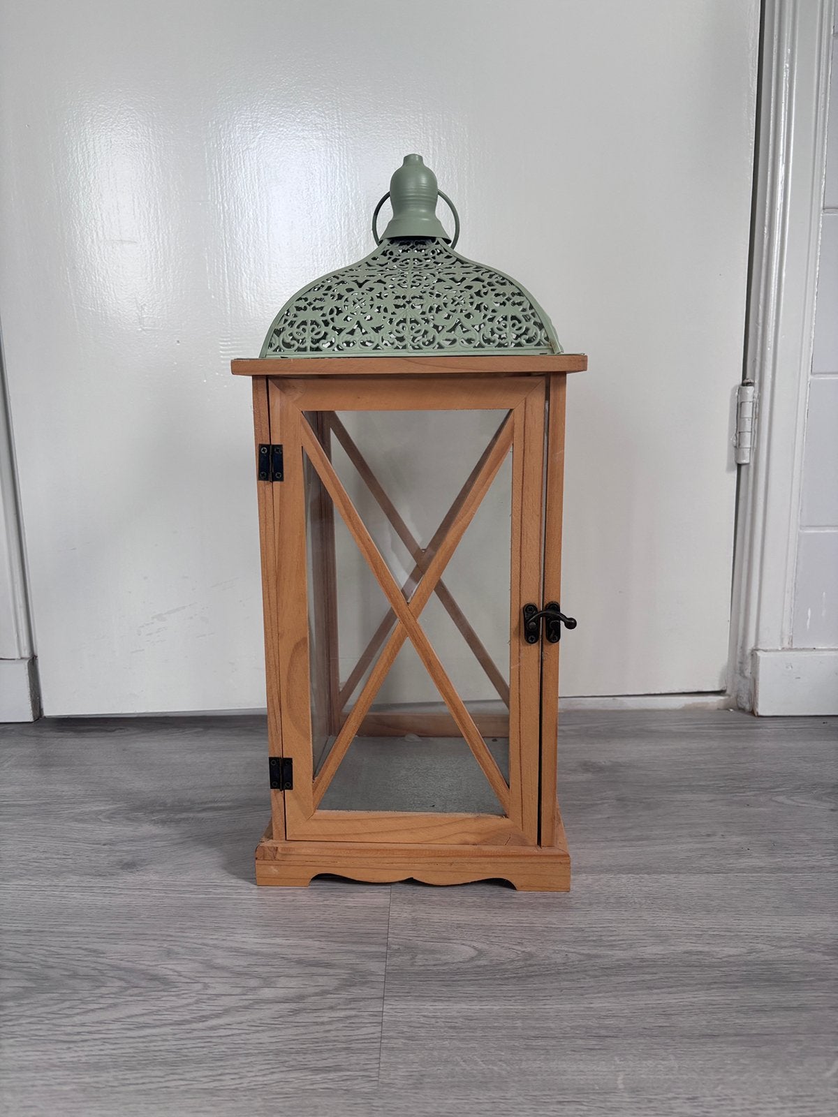 Lantaarn / windlicht kaars, Huis en Inrichting, Woonaccessoires | Kandelaars en Kaarsen, Ophalen, Zo goed als nieuw, Hout