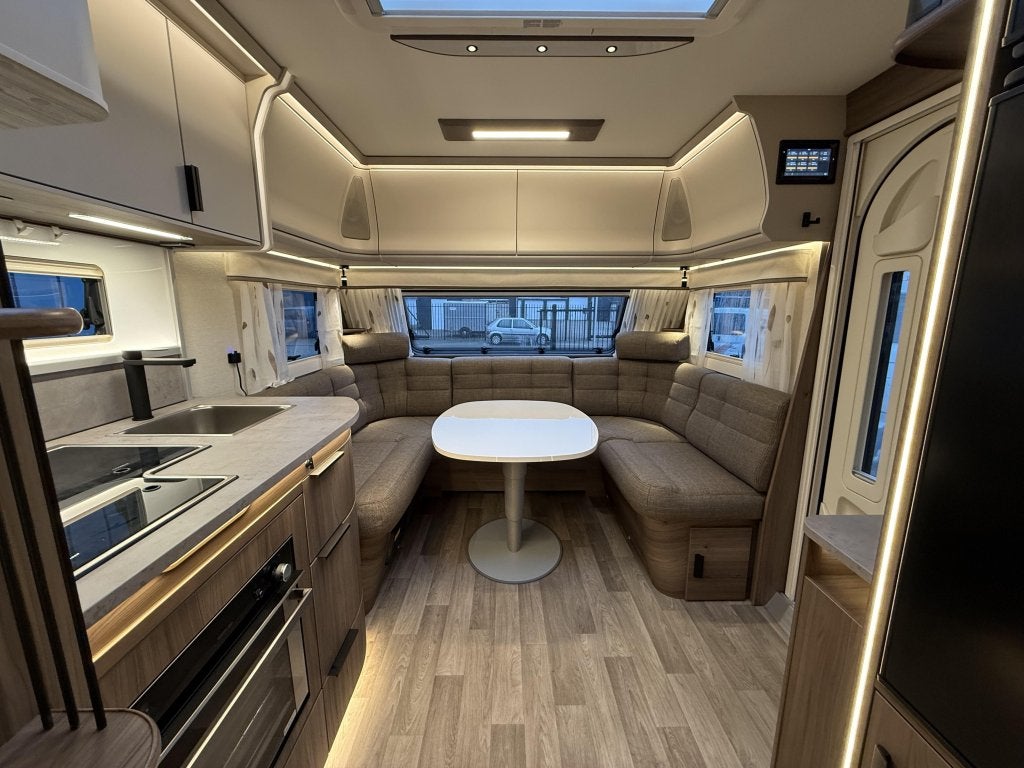 Kabe Royal 560 GLE KS B8, Caravans en Kamperen, Rondzit, Bedrijf, Kabe, Schokbreker