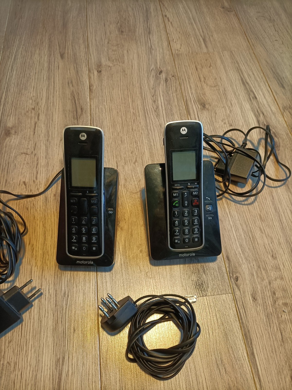 Motorola vaste telefoon - werkt goed, knoppen 1 afgesleten, Telecommunicatie, Ophalen of Verzenden, Gebruikt, 2 handsets