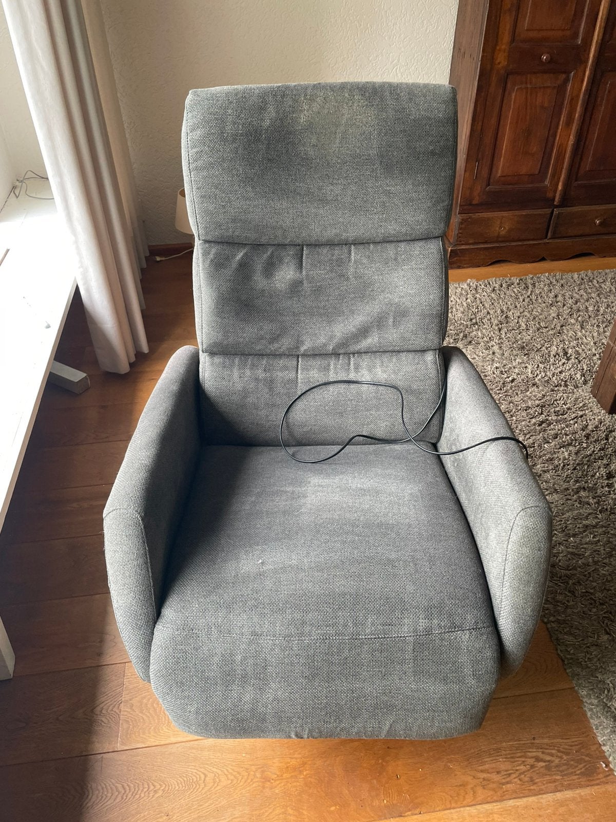 Electrisch bedienbare fauteuil, Huis en Inrichting, Fauteuils, Ophalen, Gebruikt, 75 tot 100 cm, Stof