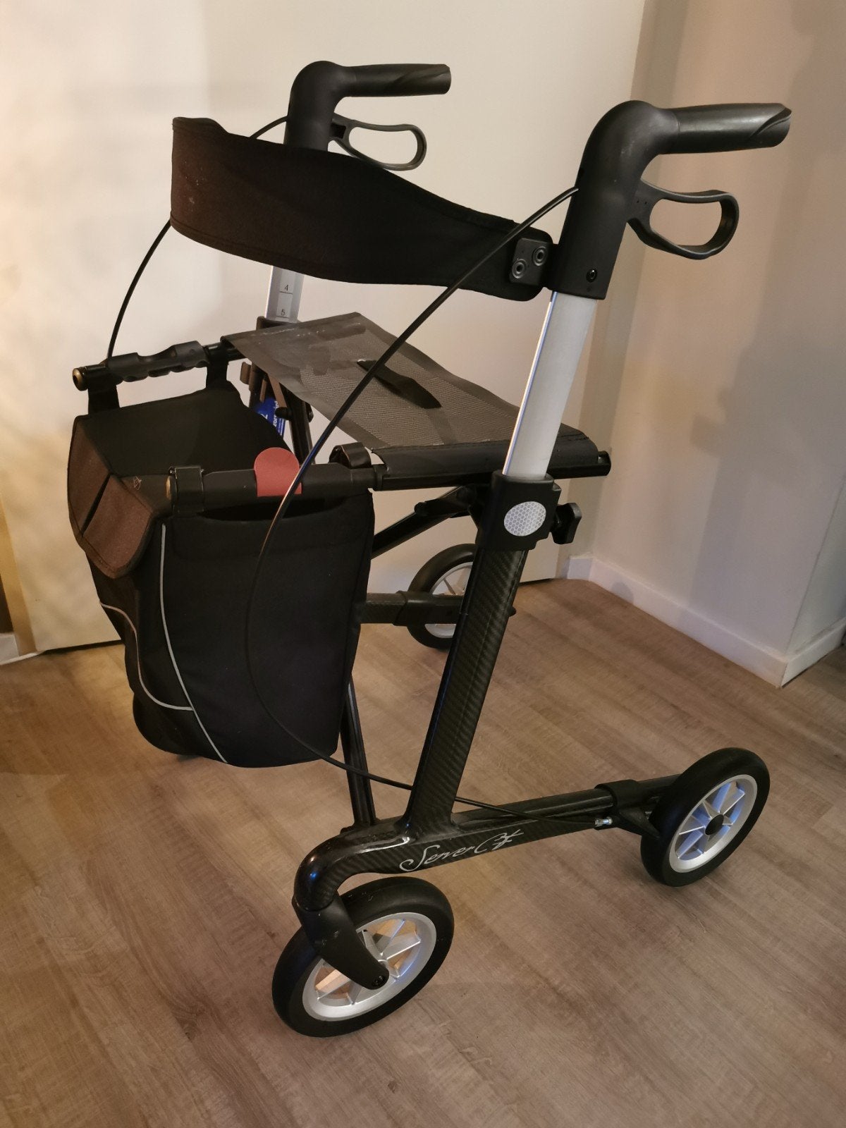 Carbon Fibre lichtgewicht rollator Server CF maat L, Ophalen of Verzenden, Opvouwbaar, Zo goed als nieuw