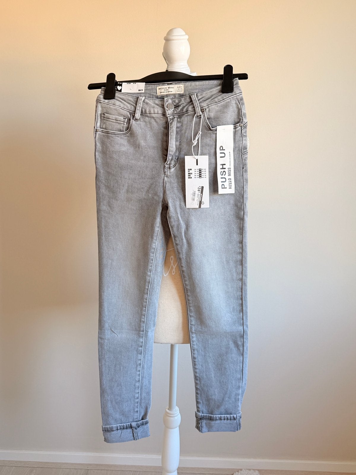 Grijze Skinny Jeans met Push-Up Effect, Ophalen of Verzenden, Nieuw, Grijs, W30 - W32 (confectie 38/40)
