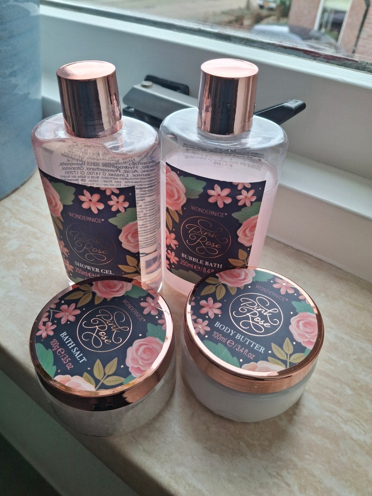 Leuk setje douchegel, badzout, bodycreme, Ophalen of Verzenden, Nieuw, Bad & Douche