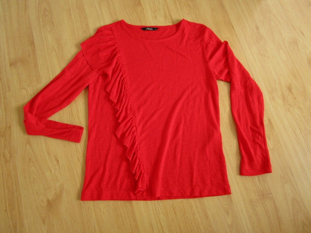 Pigalle maat S - rood shirt met ruffle rand, Pigalle, Ophalen of Verzenden, Zo goed als nieuw, Maat 36 (S)