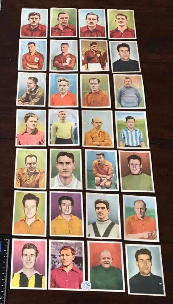 28 Oude Voetbalplaatjes uit 1950, Verzamelen, Sportartikelen en Voetbal, Ophalen of Verzenden, Zo goed als nieuw, Overige binnenlandse clubs