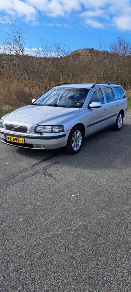 Volvo V70 2.4 T 200PK 2002 handgeschakeld, Voorwielaandrijving, 1800 kg, Zwart, 1553 kg