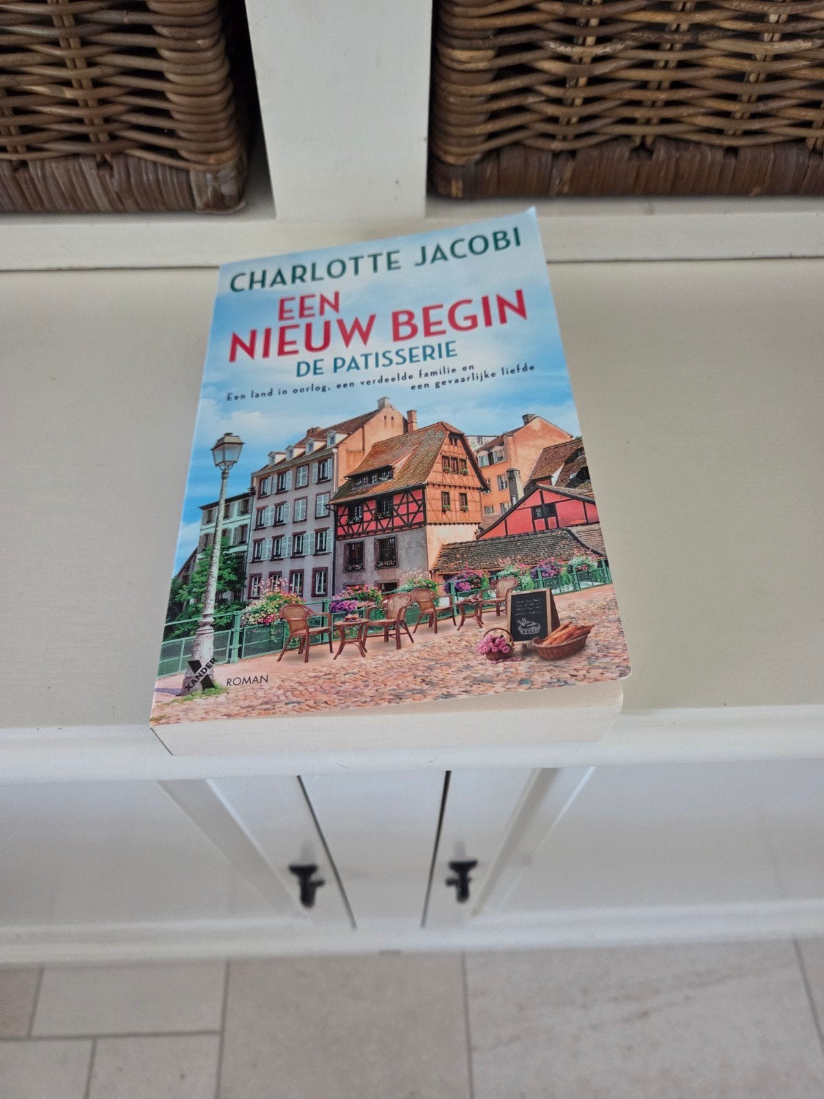 Charlotte Jacobi - een nieuw begin, Ophalen of Verzenden, Zo goed als nieuw
