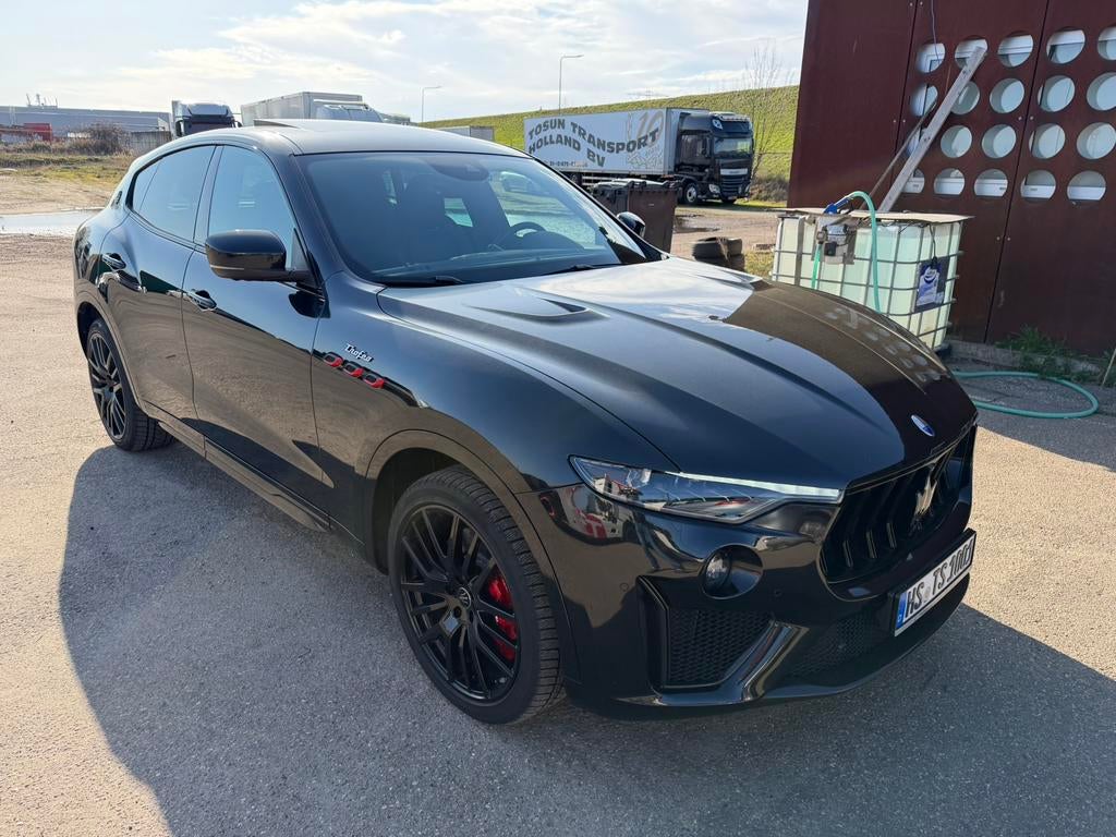 Maserati Levante 3.8 V8 Trofeo Facelift Vol Nwst, Automaat, Zwart, Bedrijf, Vierwielaandrijving