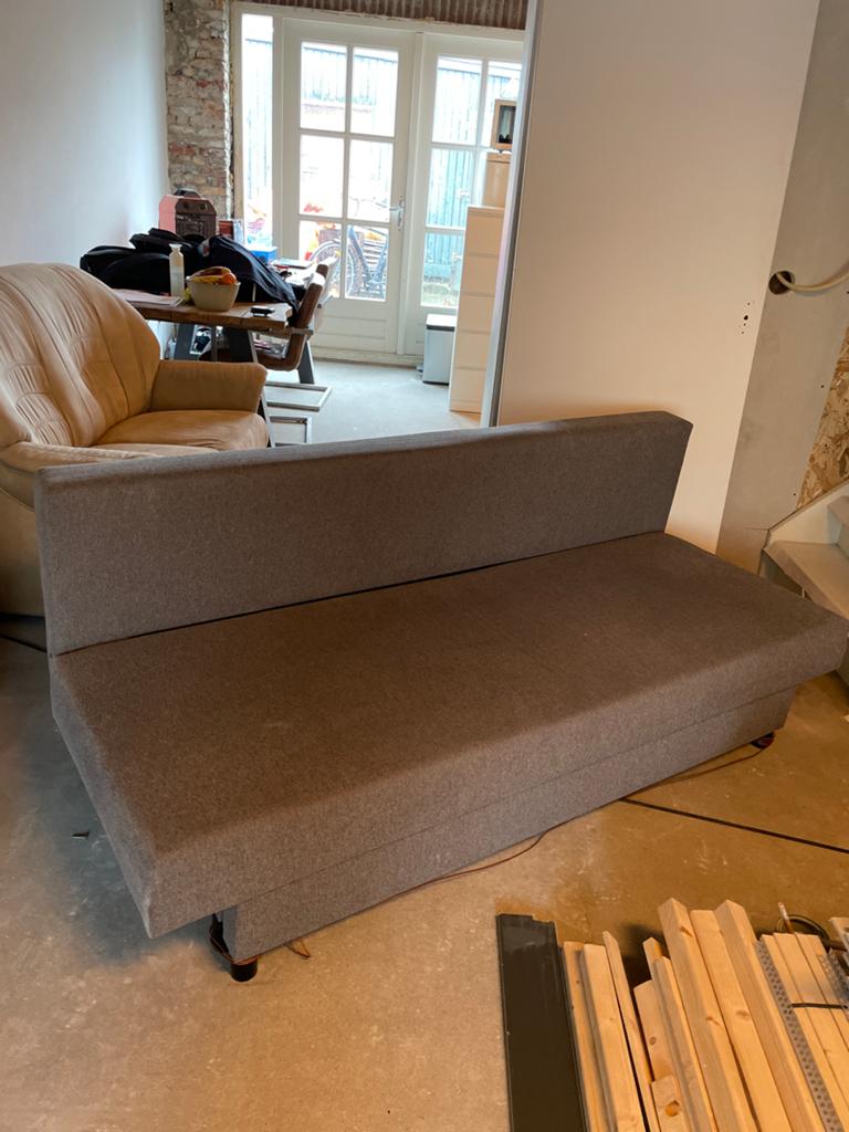 Grijze slaapbank / bedbank, Huis en Inrichting, Banken | Sofa's en Chaises Longues, Ophalen, Gebruikt, Tweepersoons