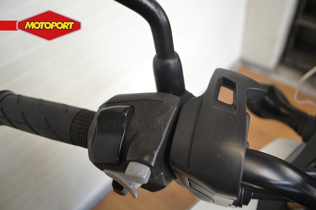 Honda NC 750 X DCT ABS (bj 2015), Dorneveld 180-184
B-1731  Zellik, BE, Honda Motor Europe, Bedrijf, Toermotor