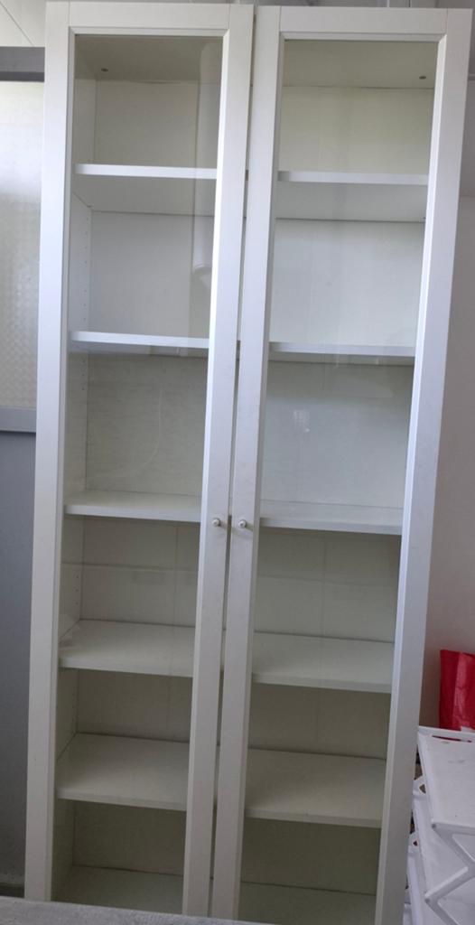 IKEA Vitrinekast met glazen deuren, Modern, 25 tot 50 cm, Gebruikt, Met deur(en)