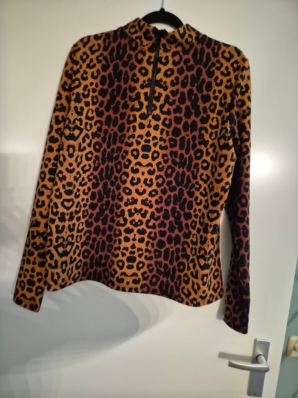 Nieuwe Norah blouse maat 44 panterprint met rits, Maat 42/44 (L), Nieuw, Oranje, Ophalen of Verzenden