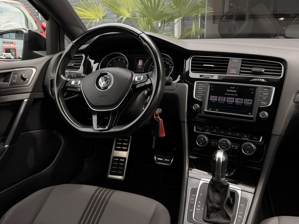 Volkswagen Golf 1.4 TSI Allstar DSG Camera PDC! Inruil mogel, Auto's, Euro 6, 4 cilinders, Zwart, 630 kg