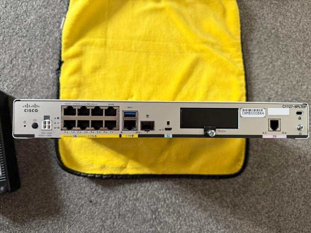 Cisco C1127-8PLTEP met PoE+, Ophalen of Verzenden, Gebruikt, Router met modem, Cisco
