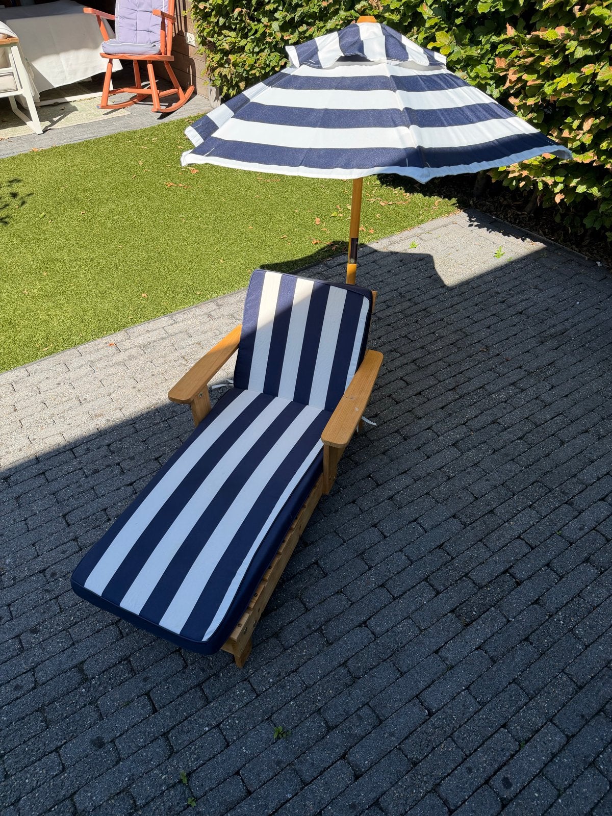 Ligstoel met parasol - Blauw/Wit gestreept, Ophalen, Gebruikt, Met standaard, Eenpersoons