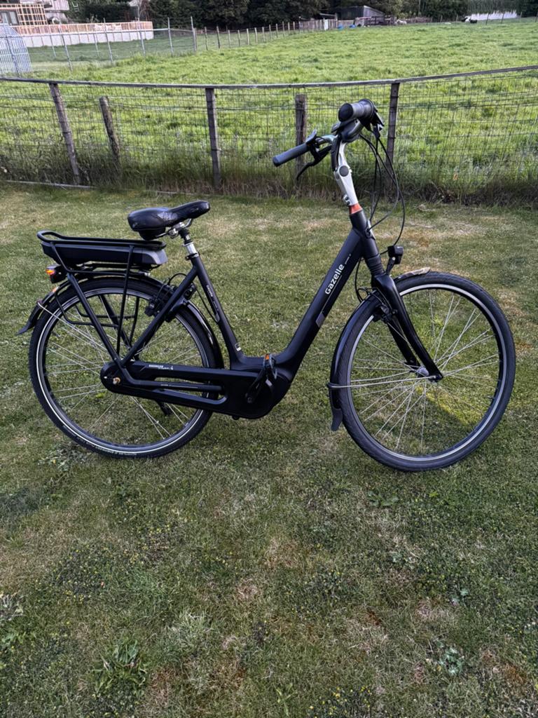 Gazelle Grenoble en Batavus Finez E-go met bosch middenmotor, Fietsen en Brommers, Elektrische fietsen, Ophalen, Zo goed als nieuw