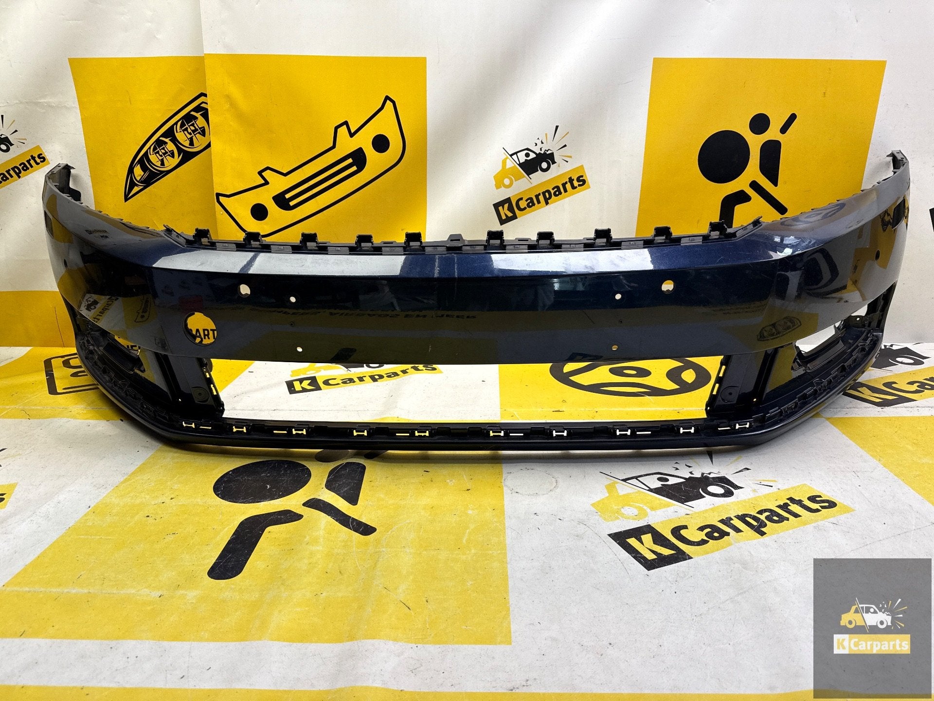 Voorbumper volkswagen Passat B7 bumper 4x PDC 3AA807221