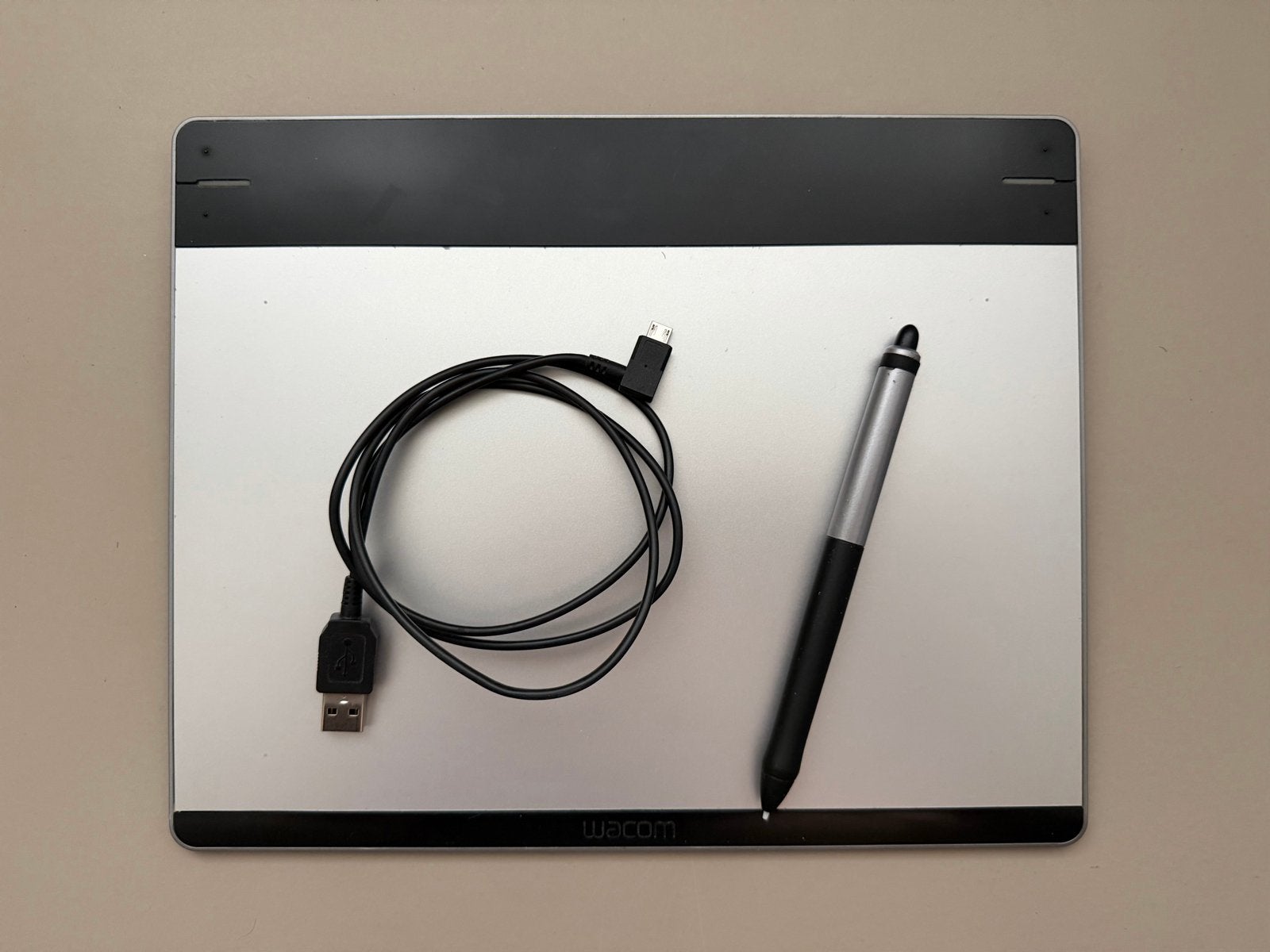 Wacom Intuos Pen & Touch Medium CTH-680 Tekentablet, Computers en Software, Overige Computers en Software, Gebruikt, Ophalen of Verzenden