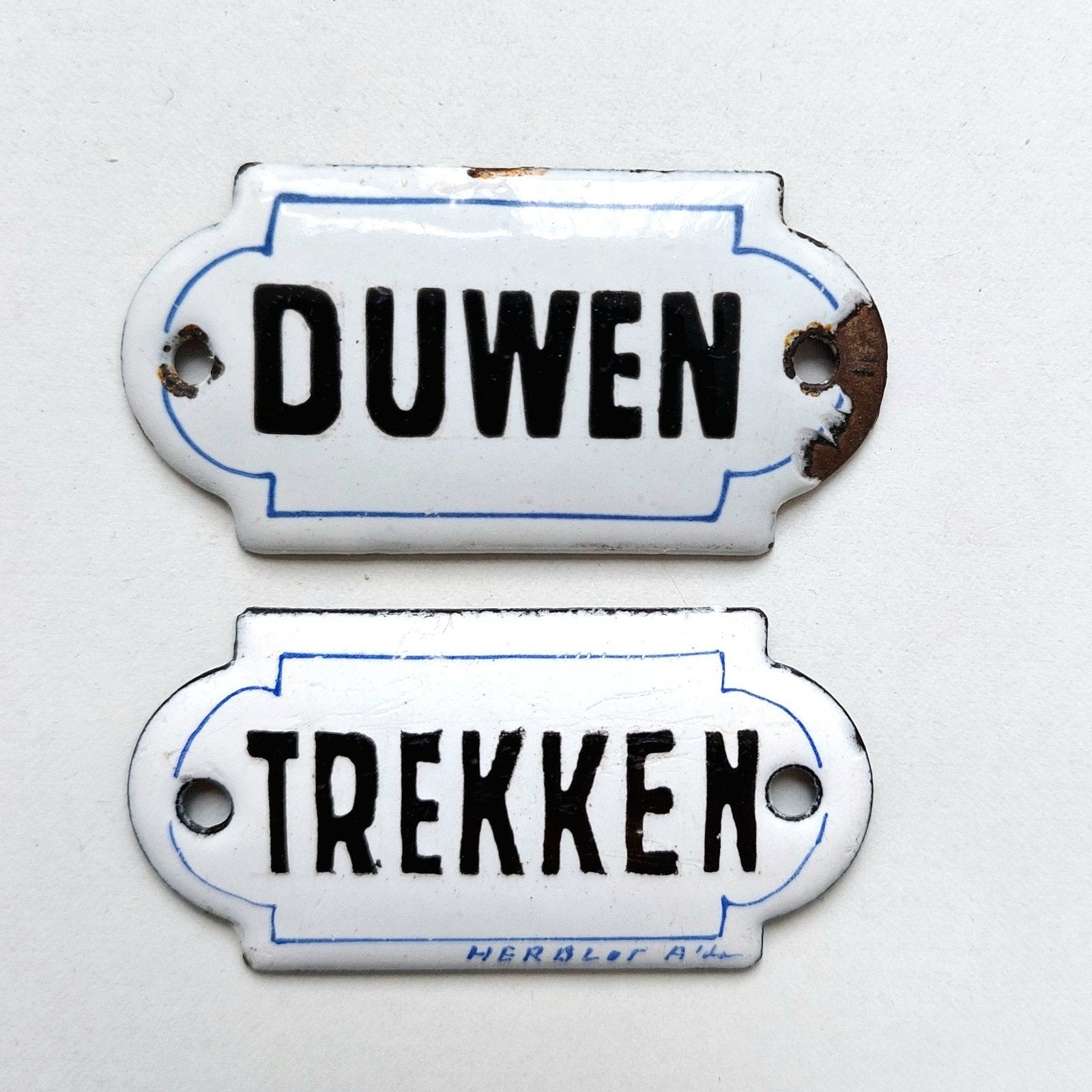 Oude Emaille Bordjes DUWEN & TREKKEN reclamebord deurpostje, Verzenden, Gebruikt, Reclamebord