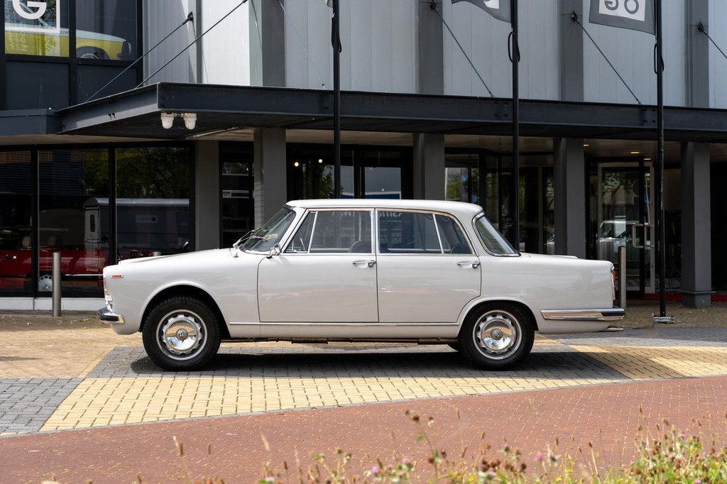 Alfa Romeo 2600 Berlina (bj 1966), Stof, 132 pk, Origineel Nederlands, Bedrijf
