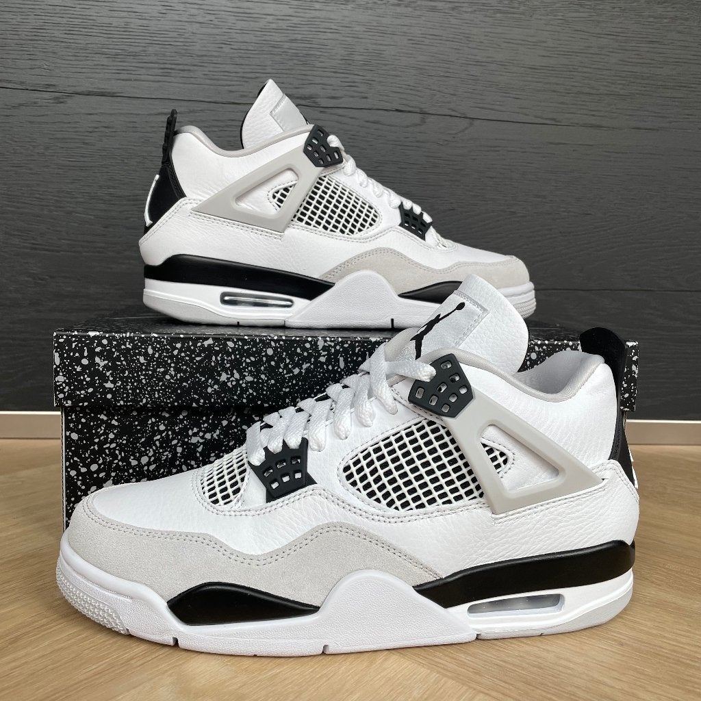 Jordan 4 Military Black maat 29.5 NIEUW, Kleding | Heren, Ophalen of Verzenden, Nieuw, Wit