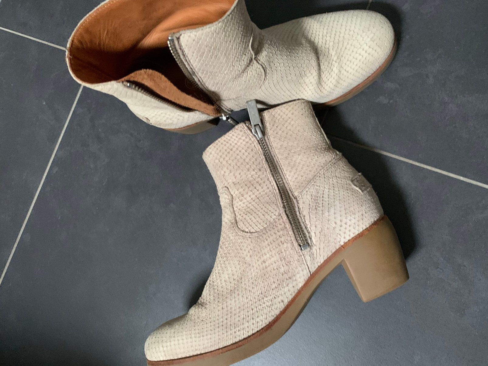 SHABBIES laarsjes maat 38 zgan, Beige, Lage of Enkellaarzen, Ophalen of Verzenden, Zo goed als nieuw