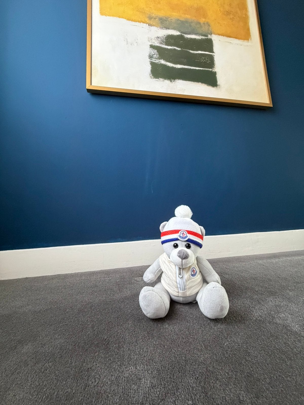Knuffel van Moncler met jasje, Ophalen of Verzenden, Zo goed als nieuw