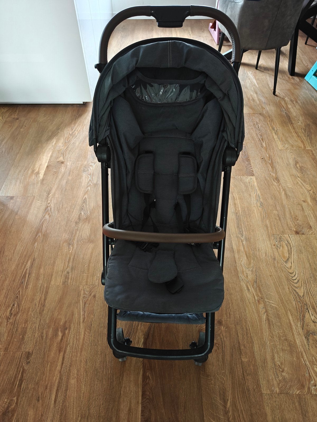 Compacte en opvouwbare buggy van Qute, Ophalen, Zo goed als nieuw, Overige merken, Verstelbare rugleuning