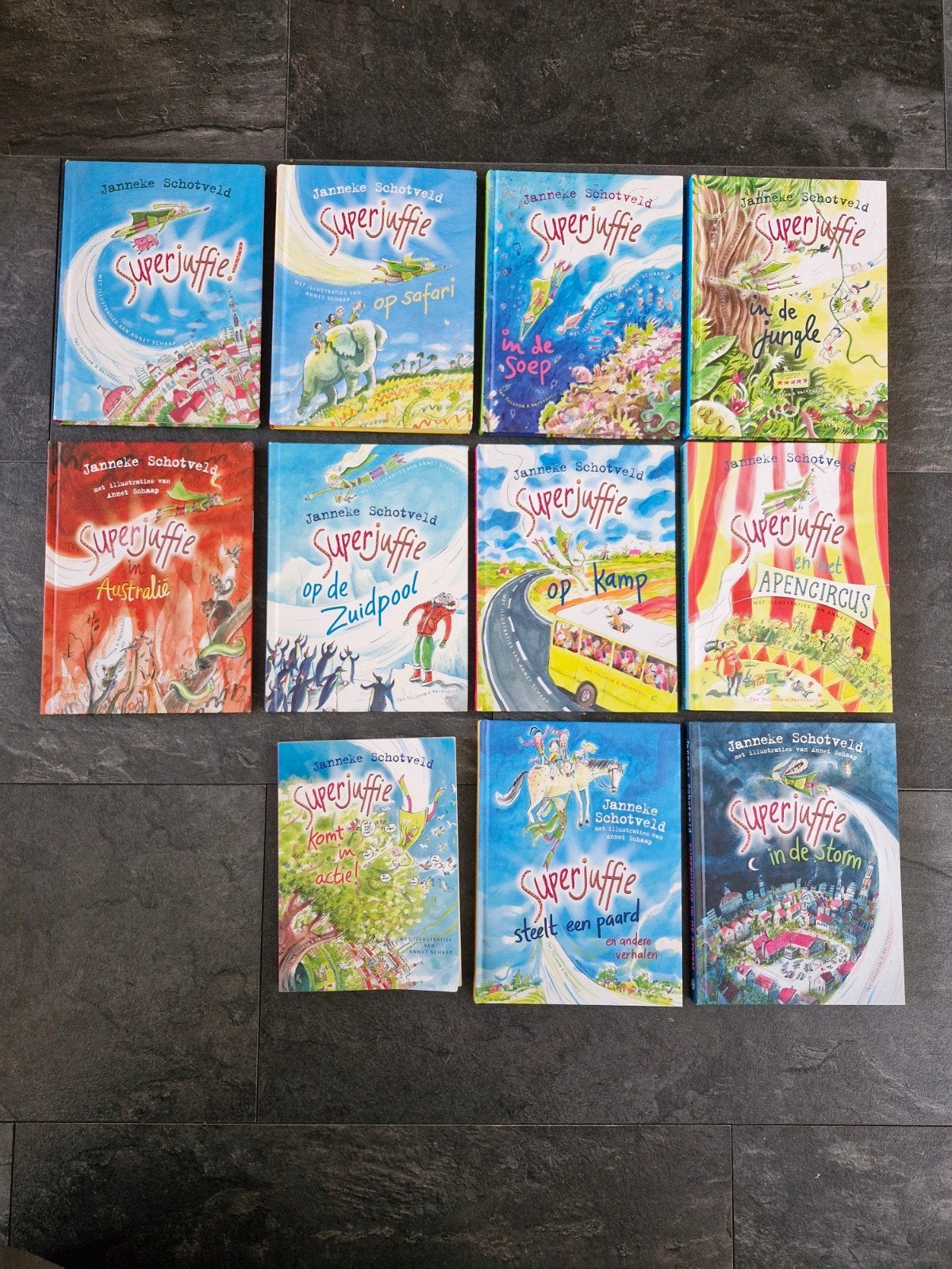 11 Superjuffie boeken, 10x harde kaft, 1x zachte kaft, Boeken, Ophalen of Verzenden, Gelezen, Janneke Schotveld, Fictie