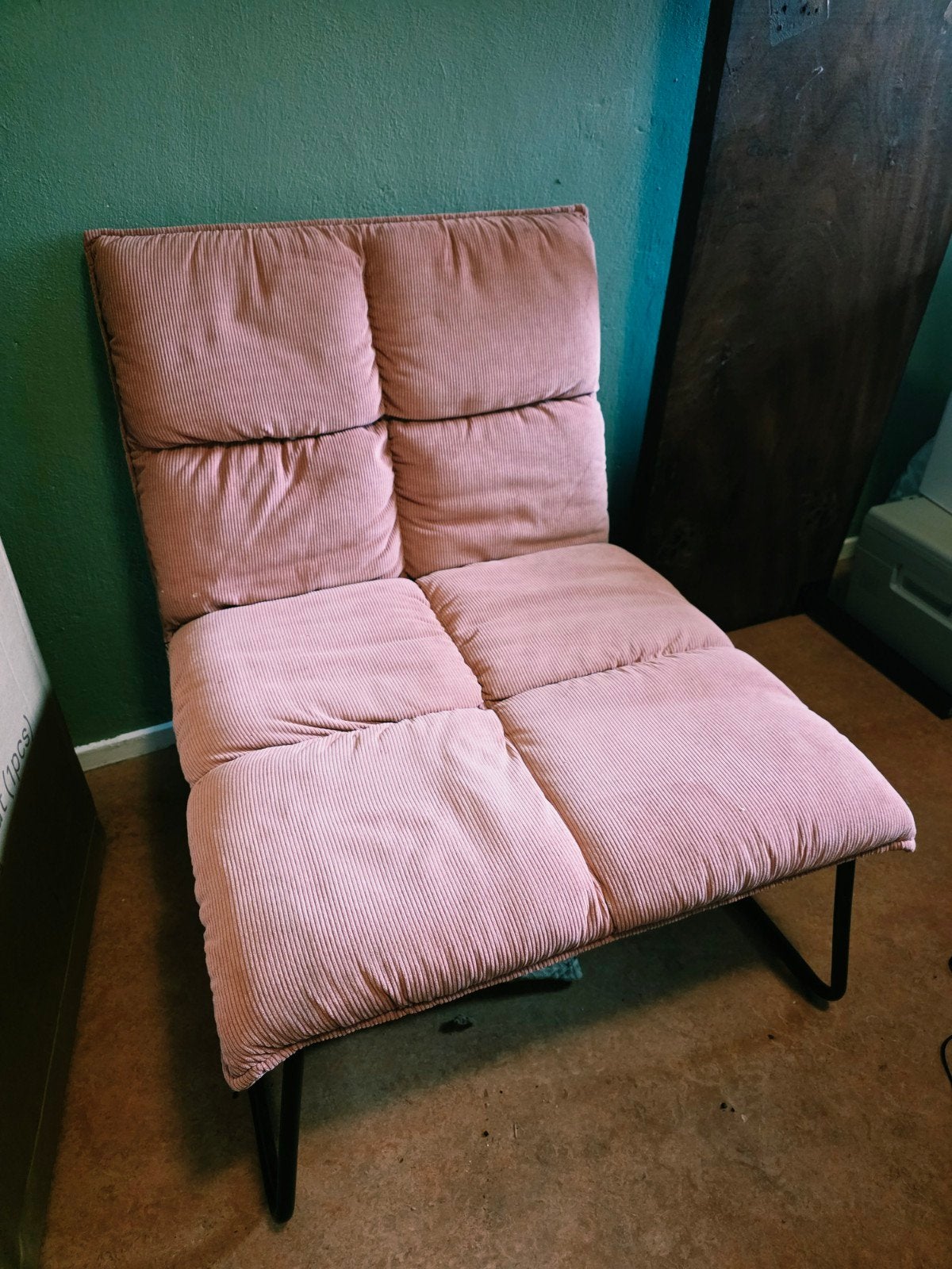 Roze stoel - Comfortabel en stijlvol, Modern, Comfortabel, Overige kleuren, Ophalen of Verzenden, Zo goed als nieuw