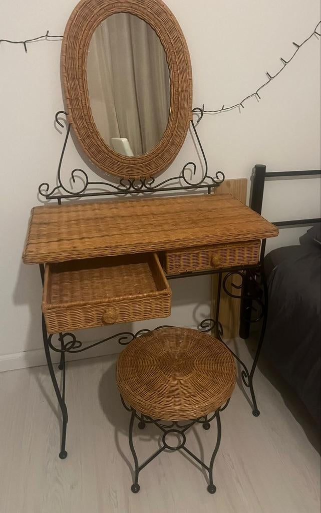 Make-up tafel met spiegel, twee lades en krukje, Huis en Inrichting, Tafels | Kaptafels, Ophalen, Minder dan 50 cm, Gebruikt, Minder dan 100 cm