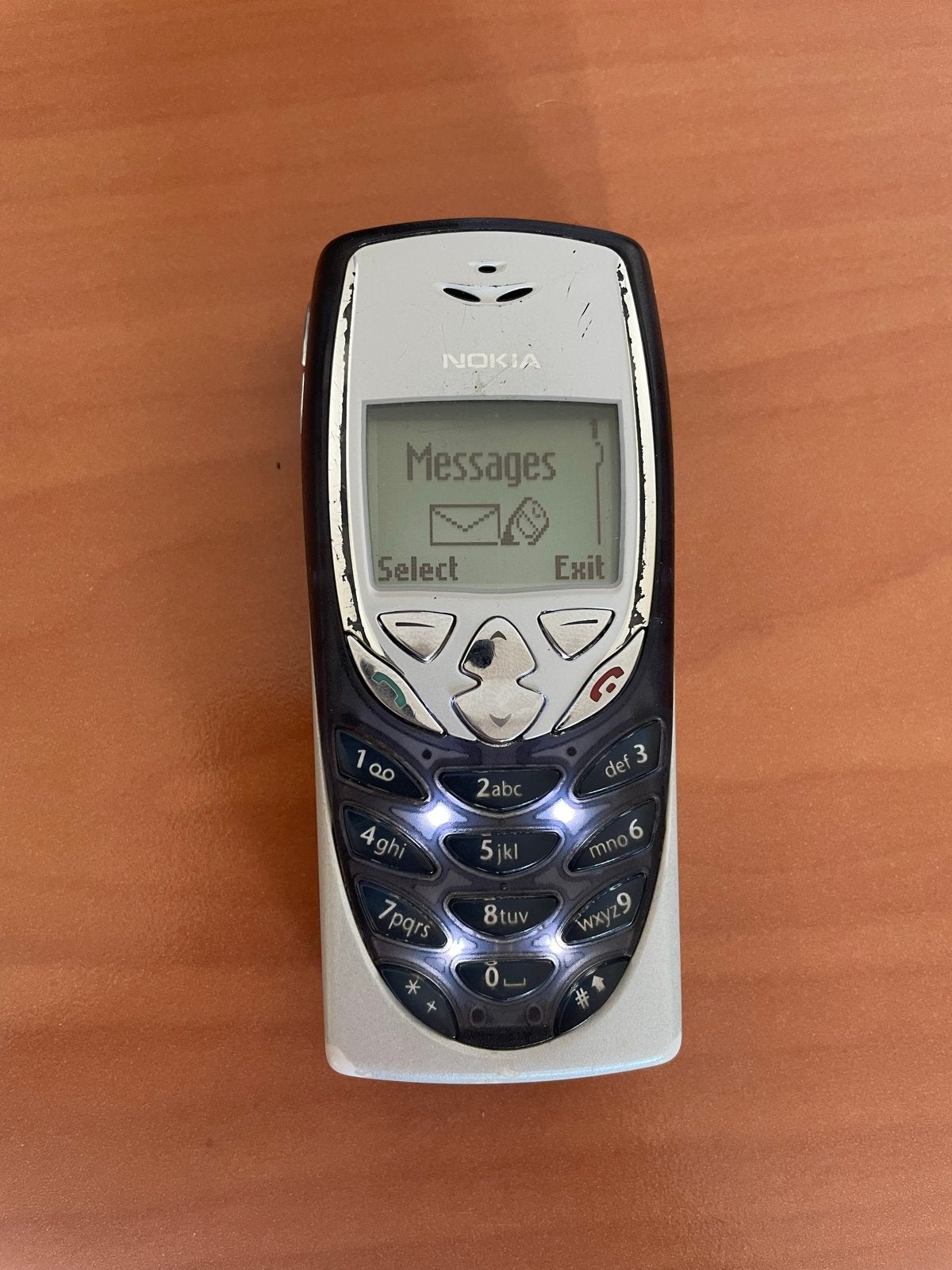 Nokia 8310 Klassieke Mobiele Telefoon - Vintage Model, Gebruikt, Geen camera, Fysiek toetsenbord, Ophalen of Verzenden