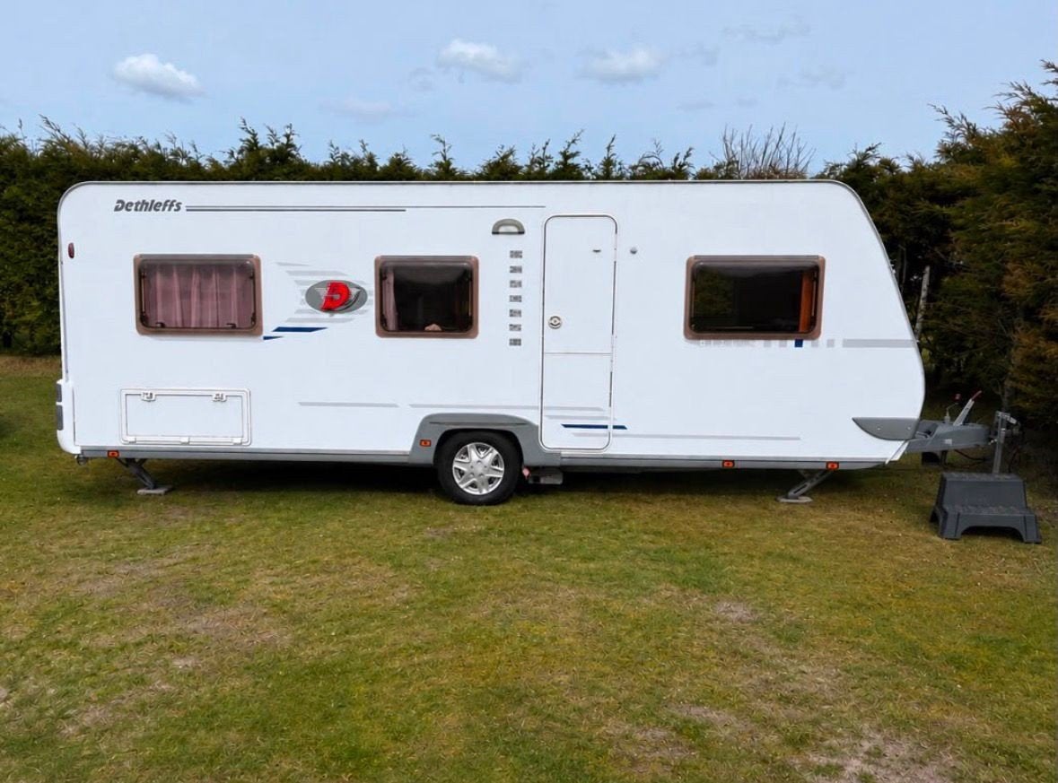 detleffs 590s  2005 mover en voortent, Rondzit, Frans bed, Particulier, Koelkast