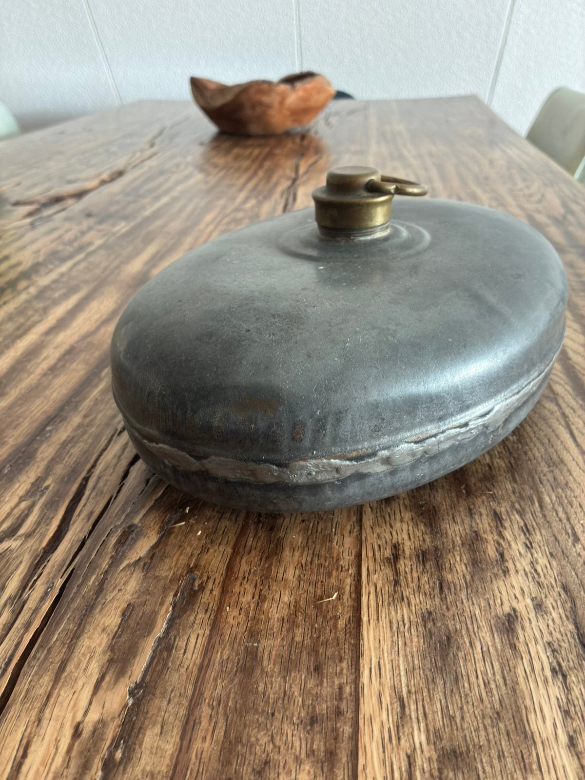Antieke metalen kruik - 28x20x13 cm, Huis en Inrichting, Woonaccessoires | Overige, Ophalen of Verzenden, Zo goed als nieuw