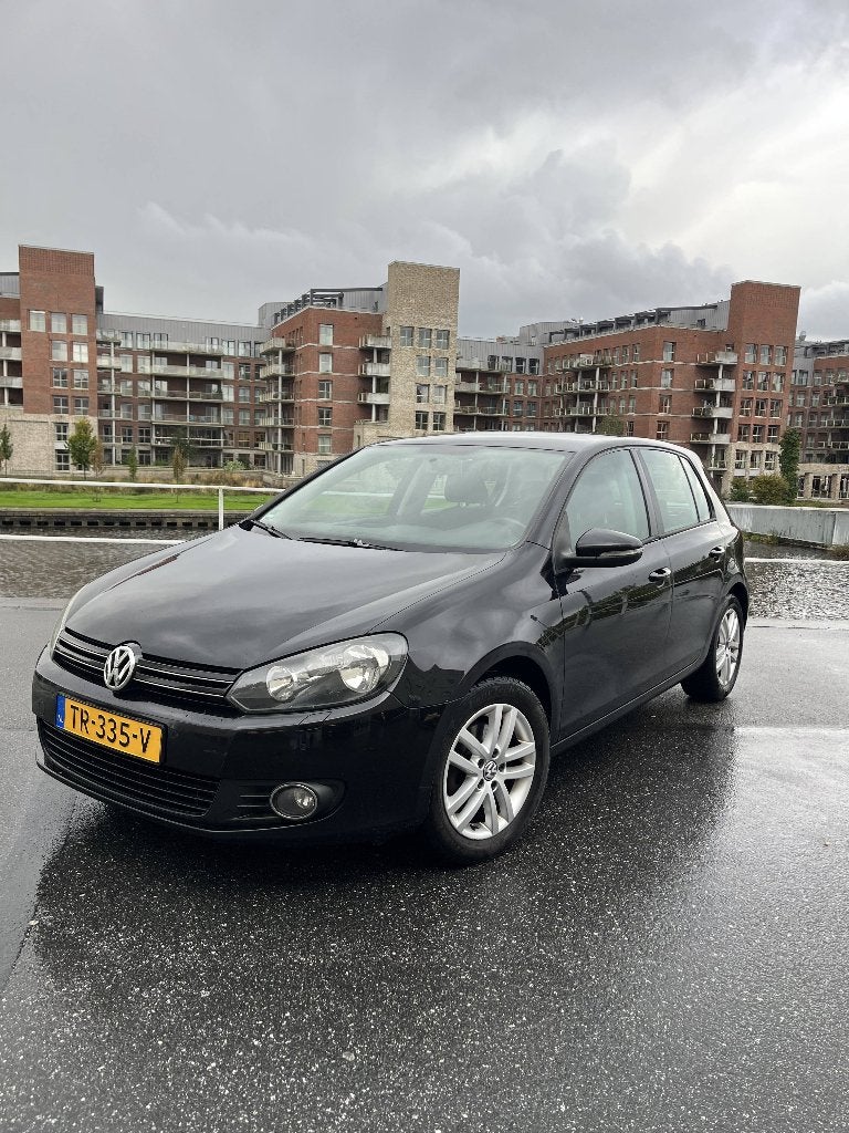 VW Golf Highline l 1.4 TSI l 123PK l Nieuwe APK, Zwart, 4 cilinders, Alcantara, Zwart