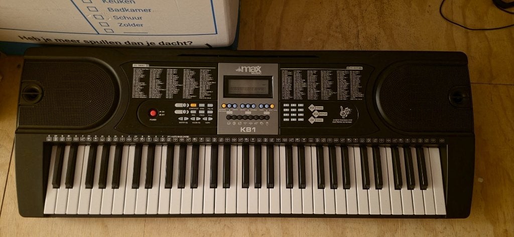 Max Music KB1 Keyboard met onderstel - Zo goed als nieuw, Ophalen, Zo goed als nieuw, 61 toetsen, Overige merken