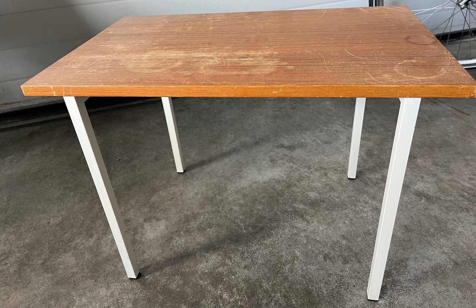 Bijzettafeltje, Gebruikt, Metaal of Aluminium, 55 tot 75 cm, Oud