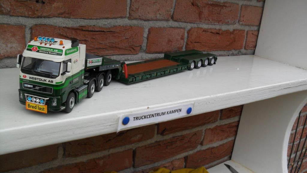 WSI  Volvo  FH  Globetrotter  8 x 4  van  Westdijk., Ophalen of Verzenden, Nieuw, Bus of Vrachtwagen, Wsi